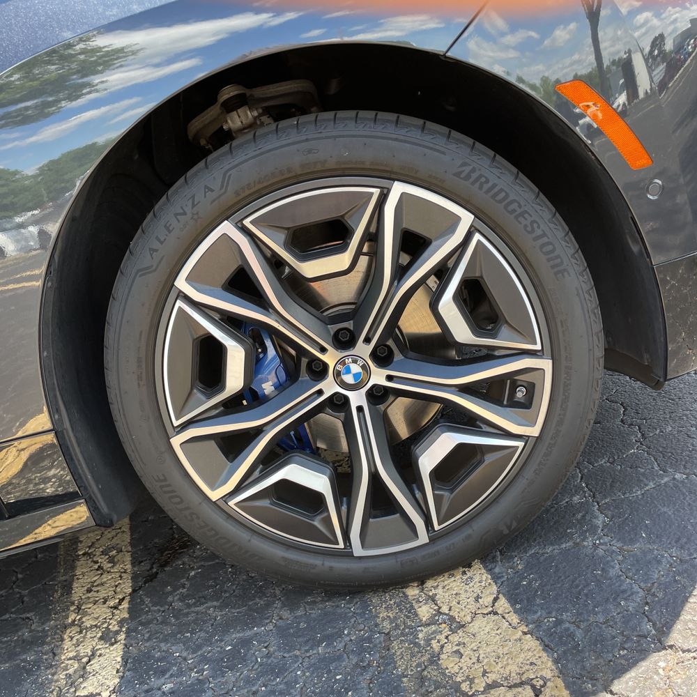 2025 BMW iX M60