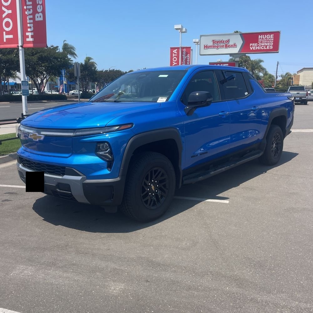 2025 Chevrolet Silverado EV LT