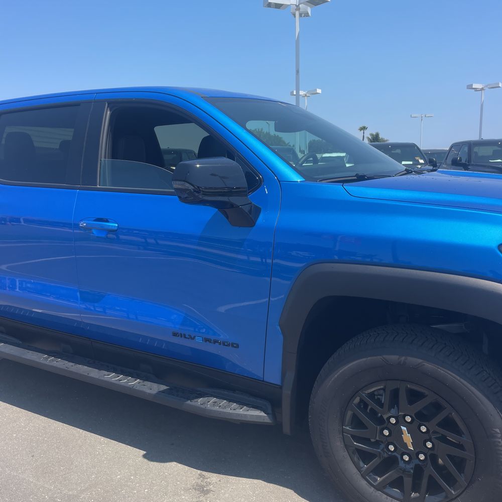 2025 Chevrolet Silverado EV LT