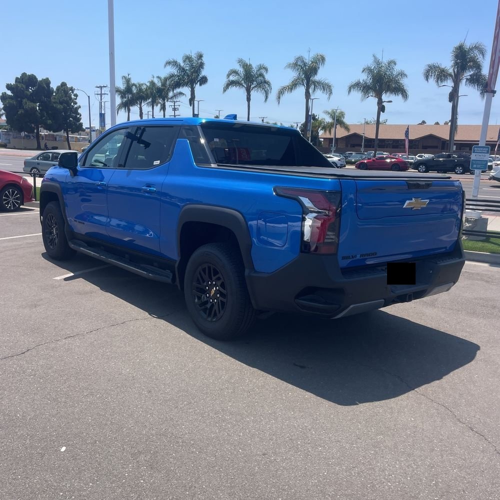 2025 Chevrolet Silverado EV LT