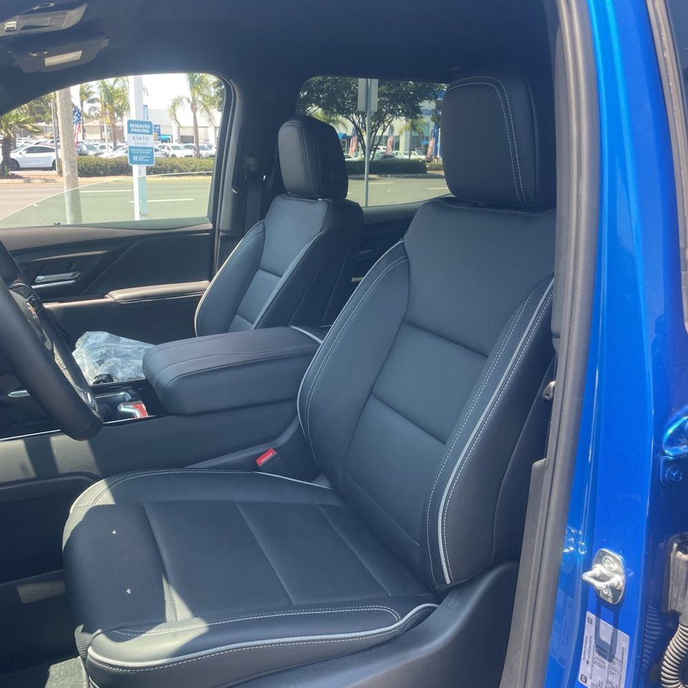 2025 Chevrolet Silverado EV LT