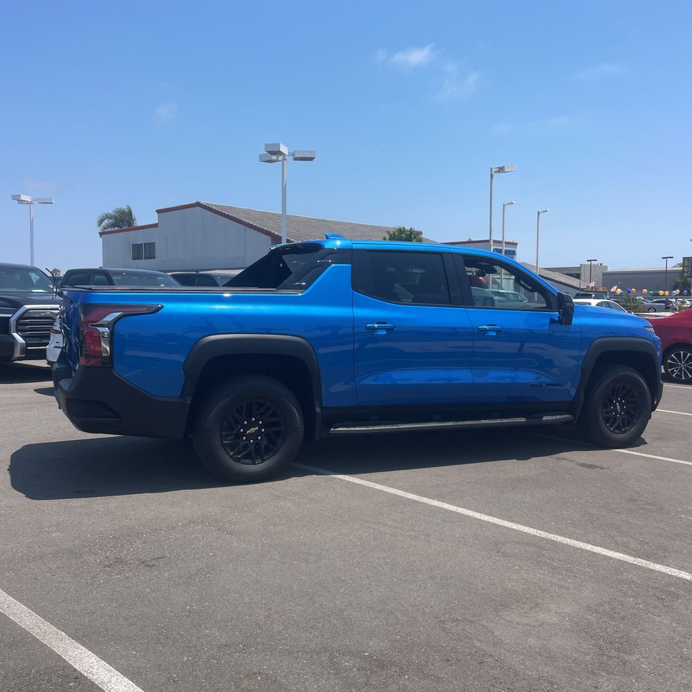 2025 Chevrolet Silverado EV LT