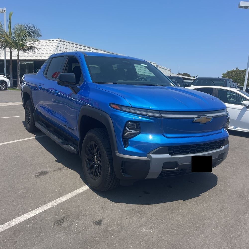 2025 Chevrolet Silverado EV LT