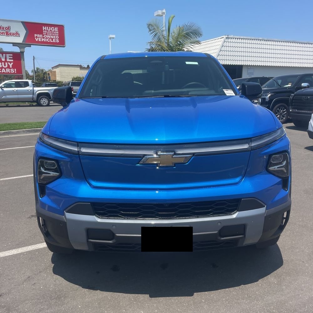 2025 Chevrolet Silverado EV LT