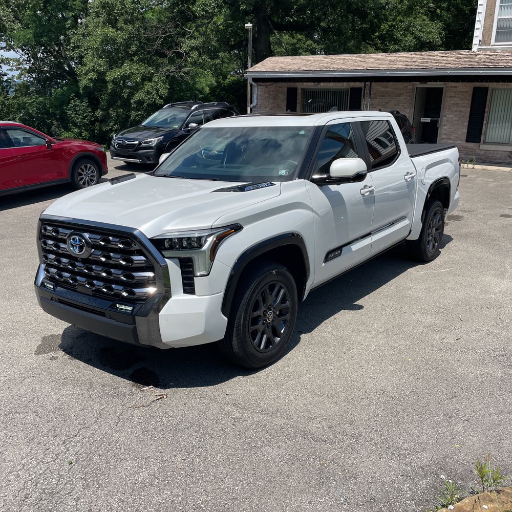 2024 Toyota Tundra Platinum HV