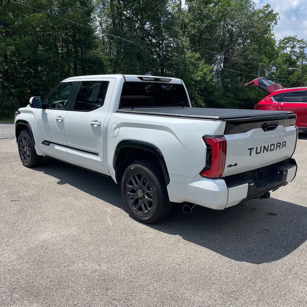2024 Toyota Tundra Platinum HV