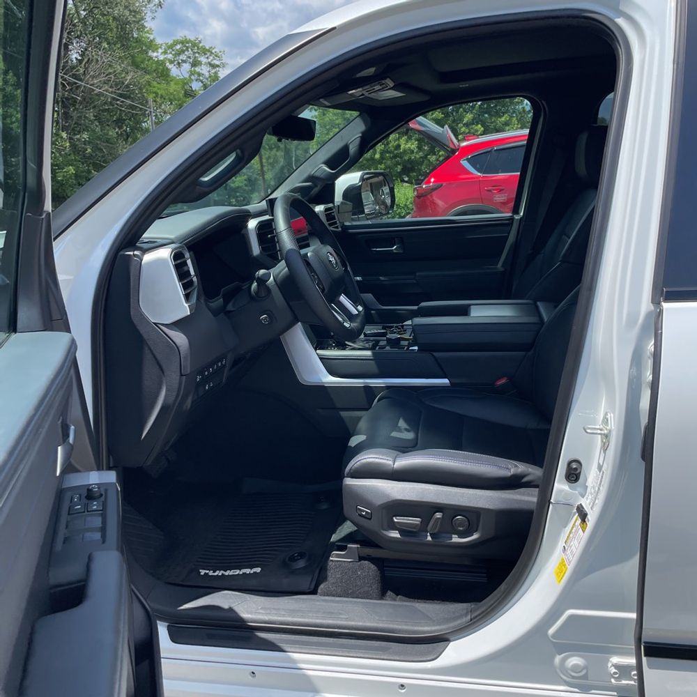 2024 Toyota Tundra Platinum HV