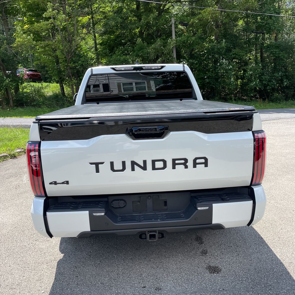 2024 Toyota Tundra Platinum HV