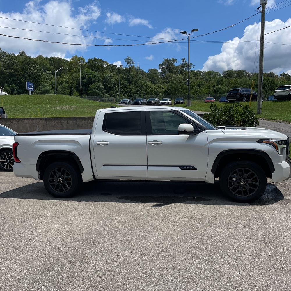2024 Toyota Tundra Platinum HV