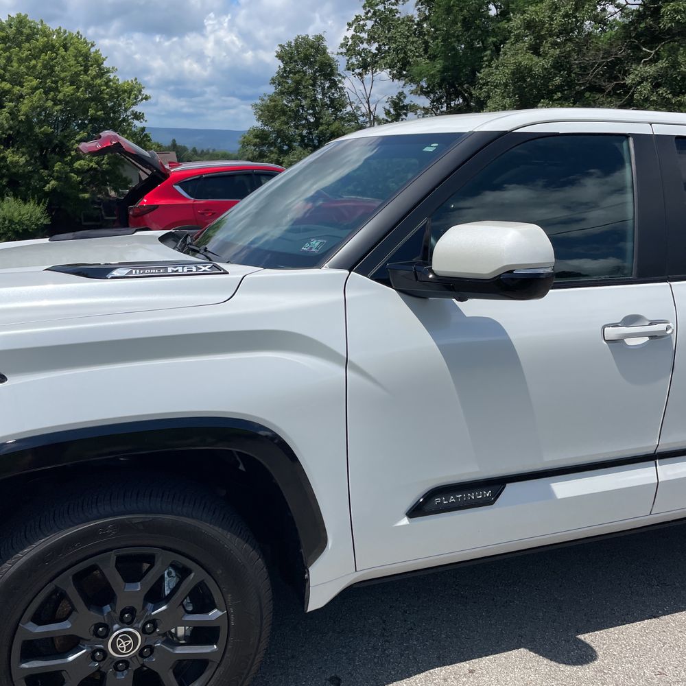 2024 Toyota Tundra Platinum HV