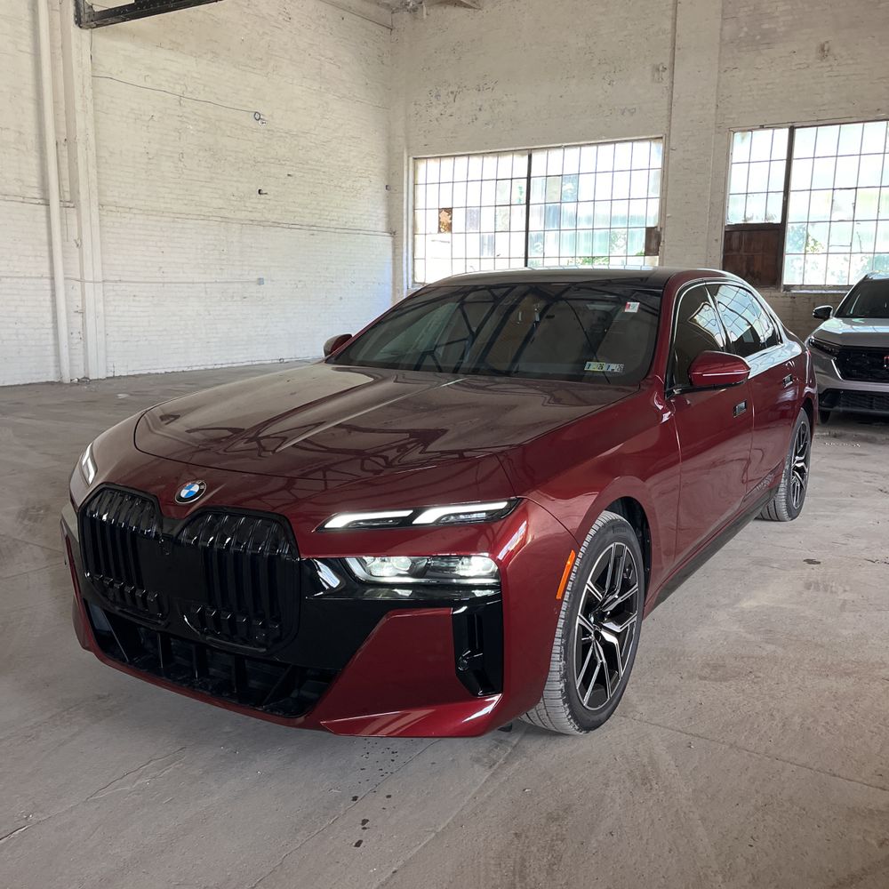 2023 BMW 7-Series 740i