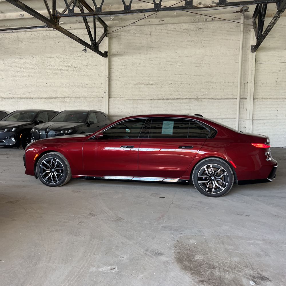 2023 BMW 7-Series 740i