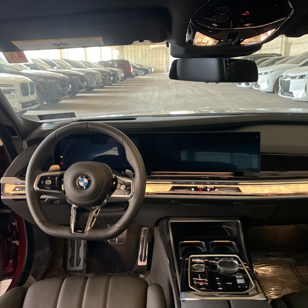 2023 BMW 7-Series 740i
