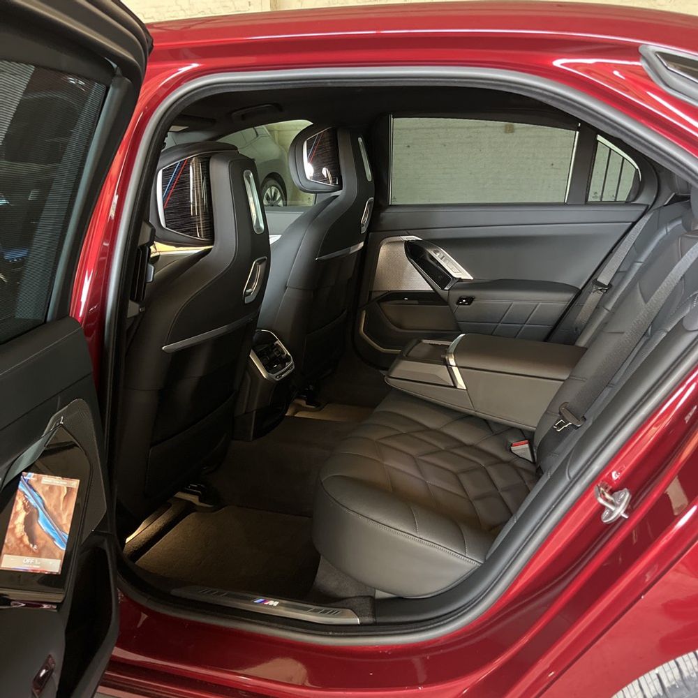2023 BMW 7-Series 740i
