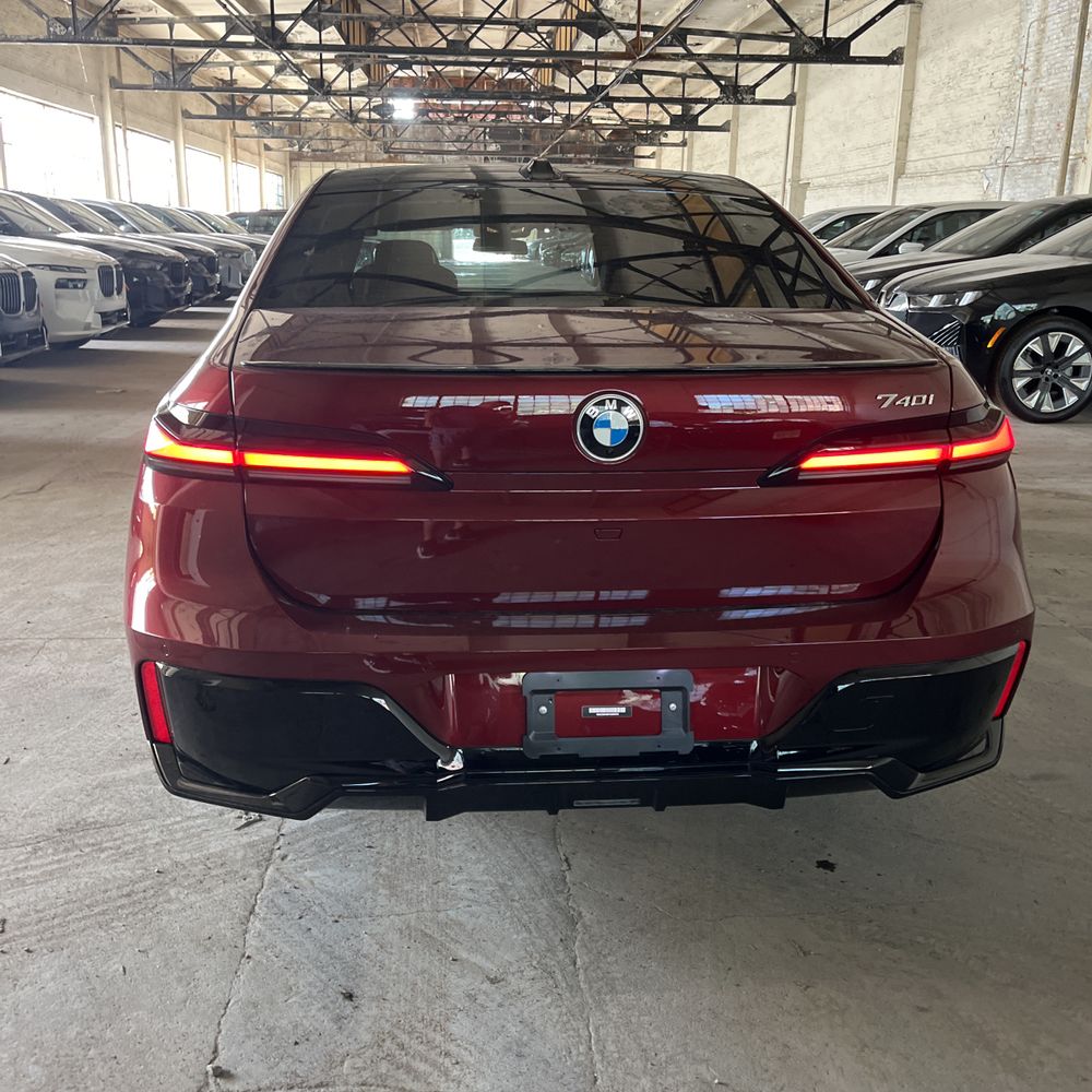 2023 BMW 7-Series 740i