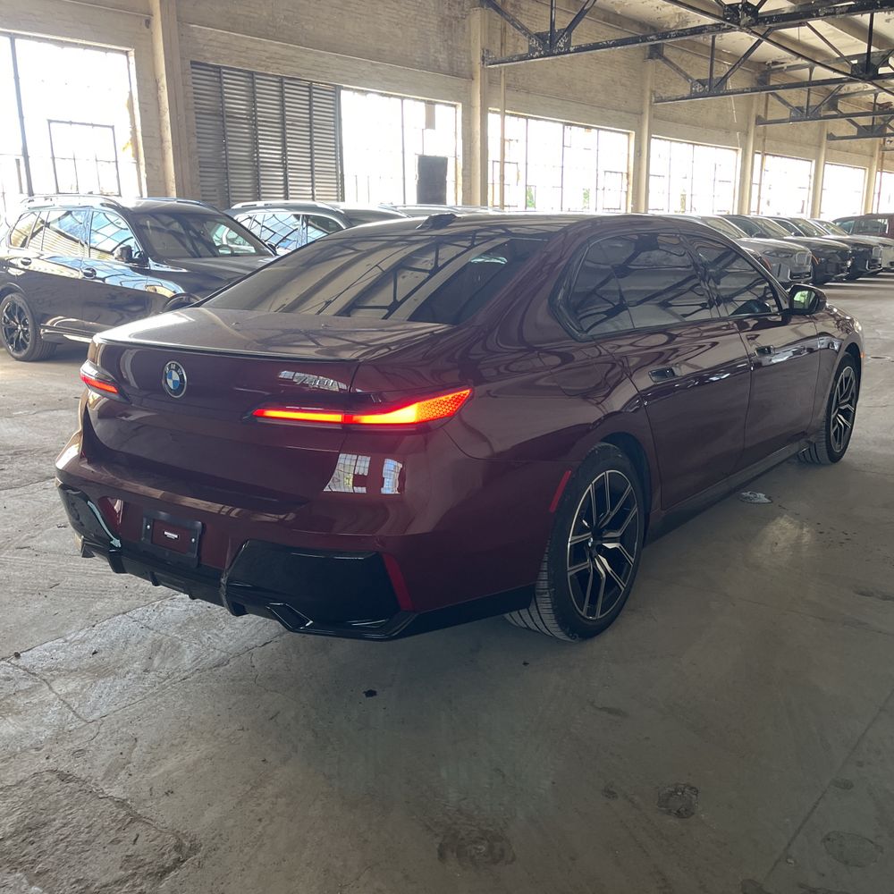 2023 BMW 7-Series 740i