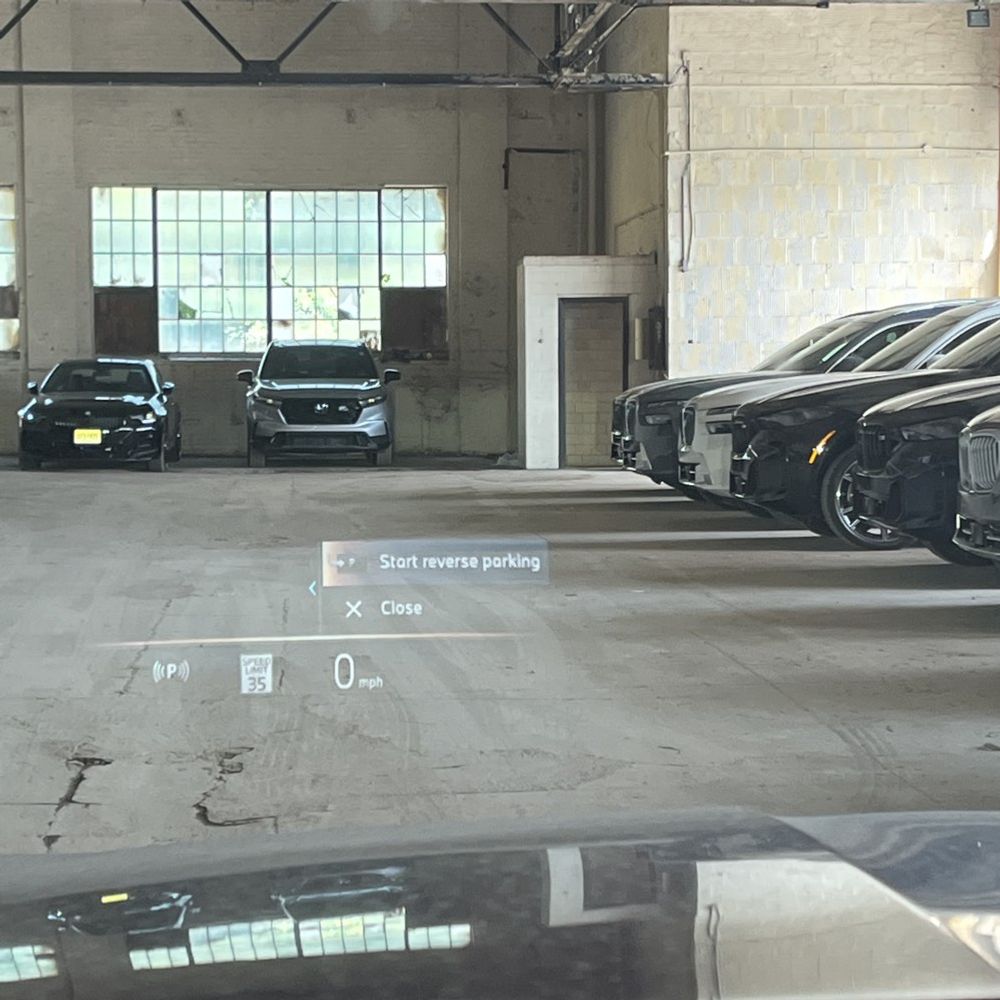 2023 BMW 7-Series 740i