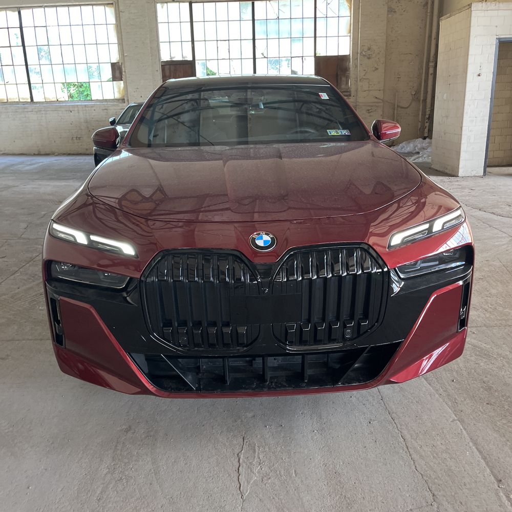 2023 BMW 7-Series 740i