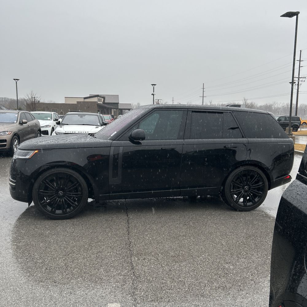 2023 Land Rover Range Rover P530 SE