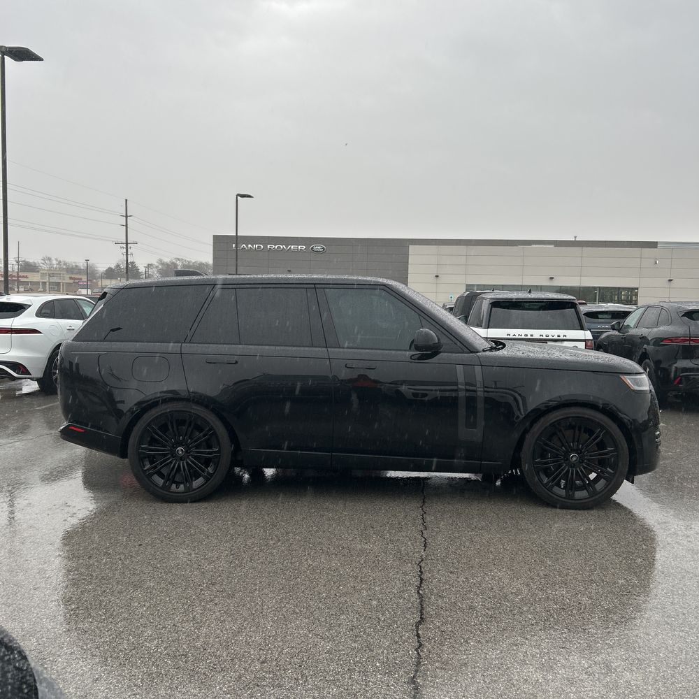 2023 Land Rover Range Rover P530 SE