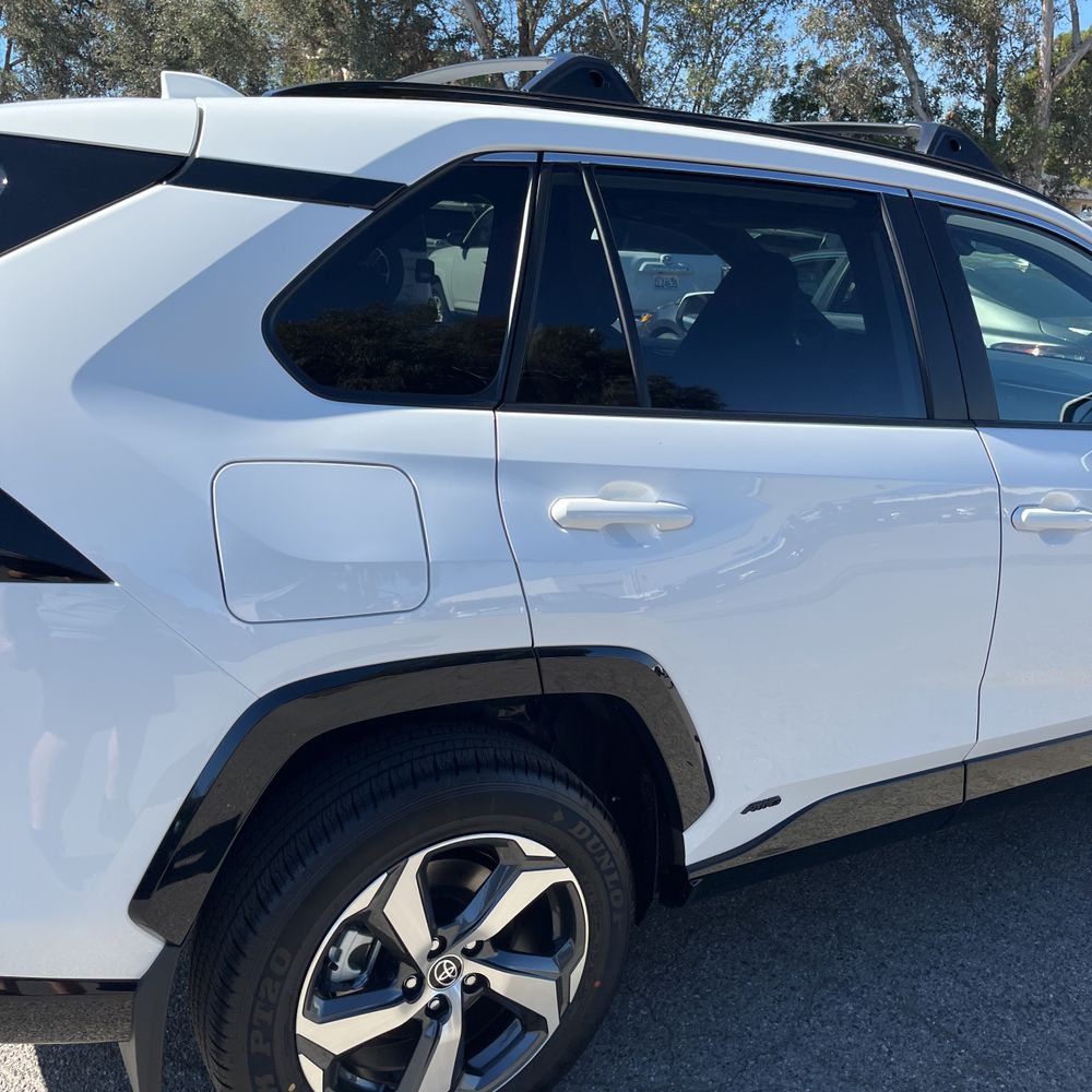 2025 Toyota RAV4 Plug-in Hybrid SE