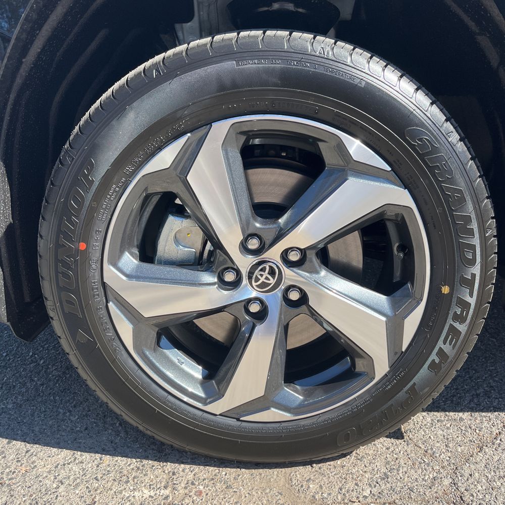 2025 Toyota RAV4 Plug-in Hybrid SE