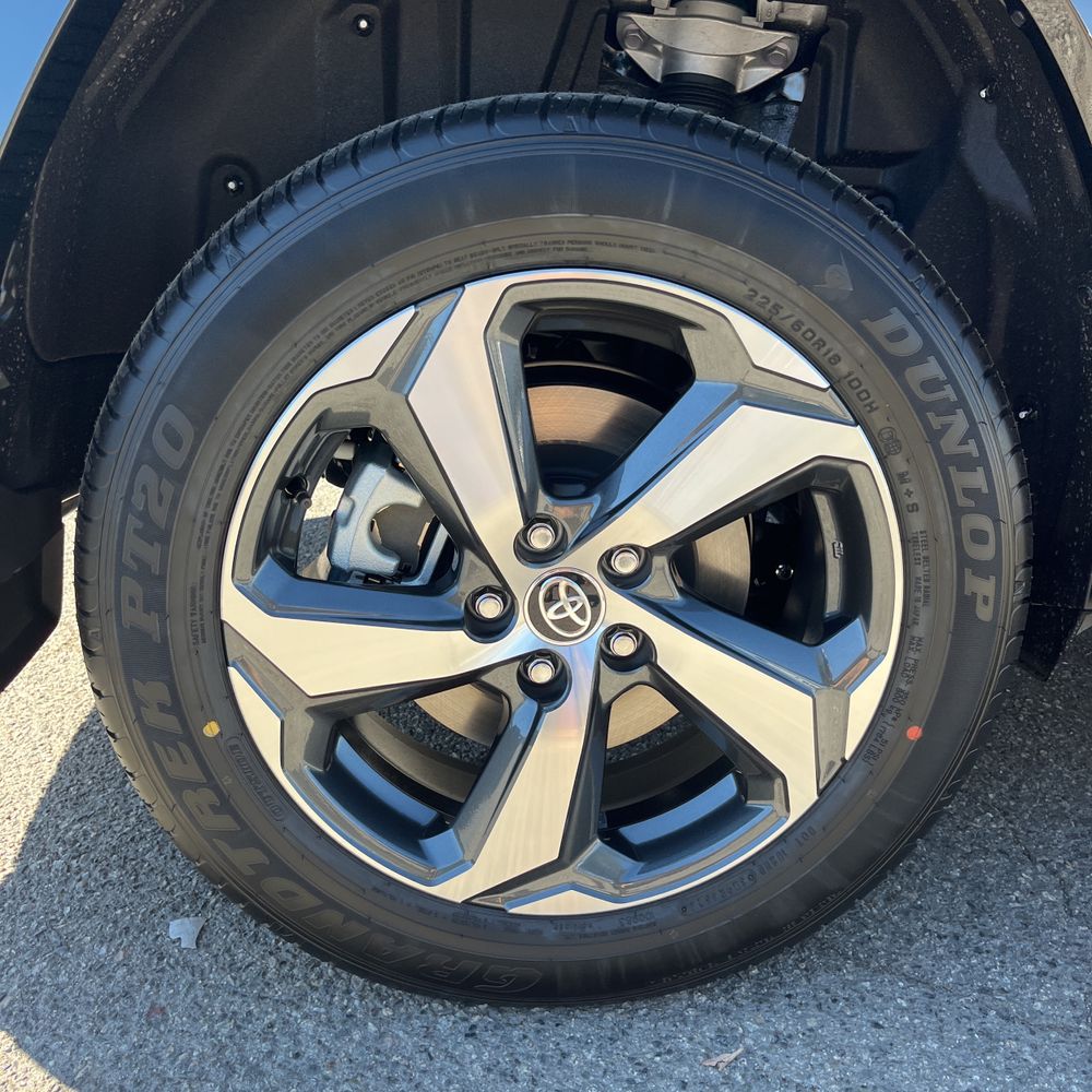 2025 Toyota RAV4 Plug-in Hybrid SE