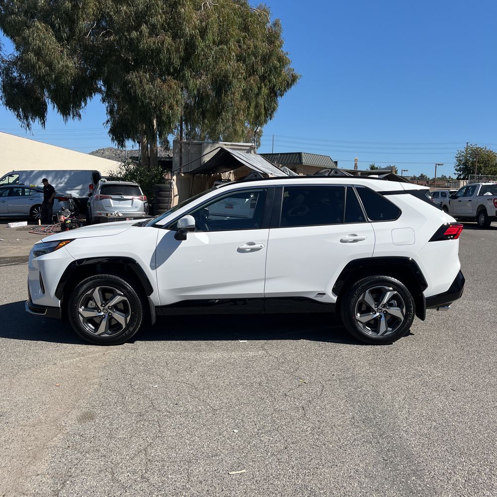 2025 Toyota RAV4 Plug-in Hybrid SE