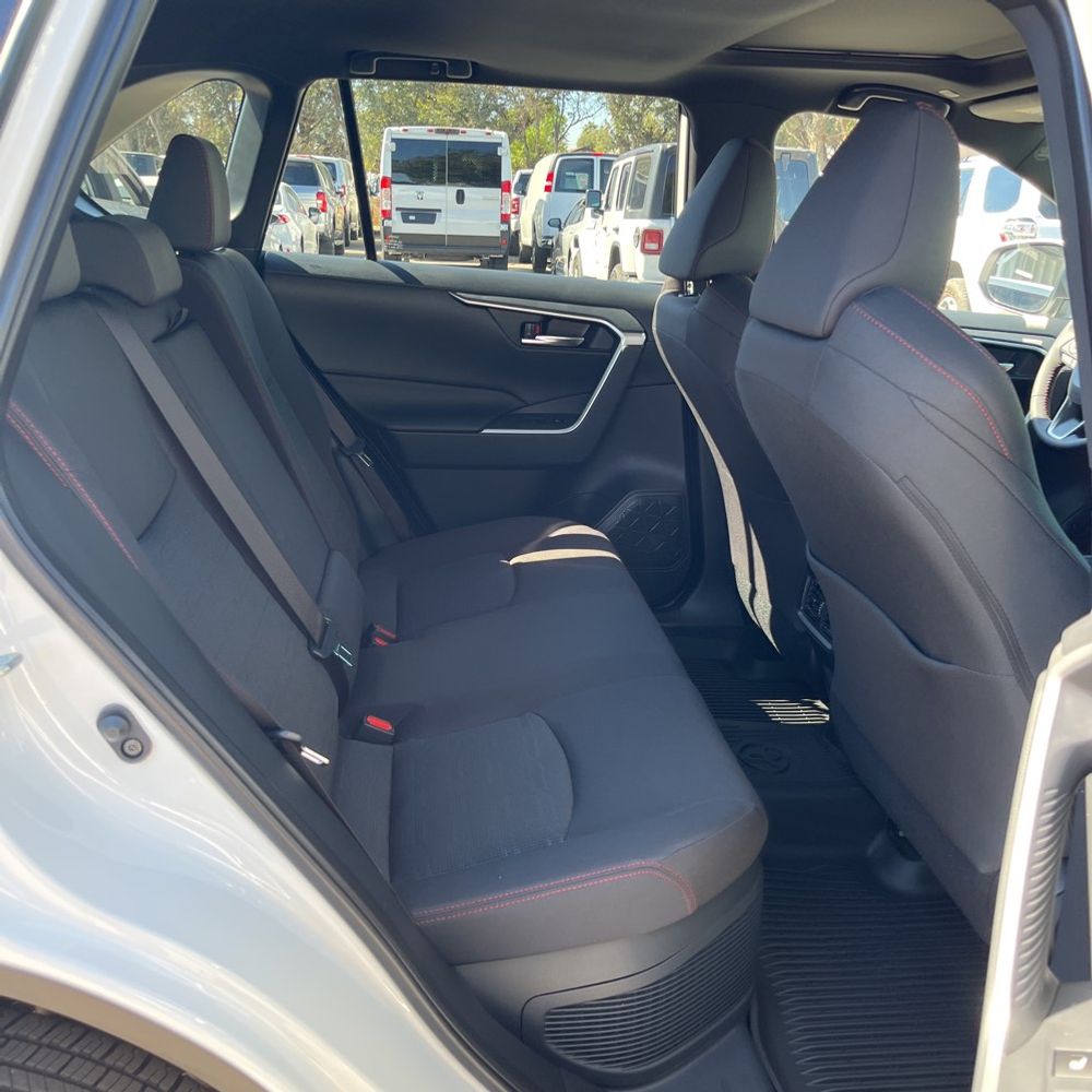 2025 Toyota RAV4 Plug-in Hybrid SE