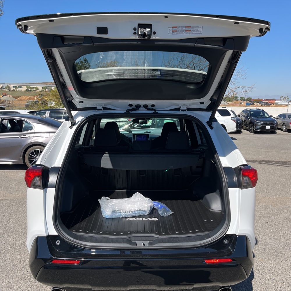 2025 Toyota RAV4 Plug-in Hybrid SE