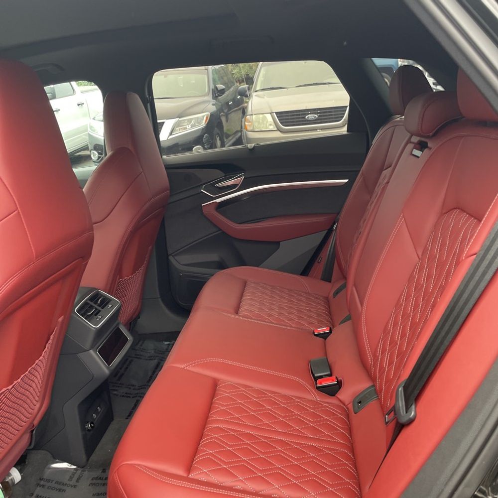 2024 Audi SQ8 e-tron Prestige