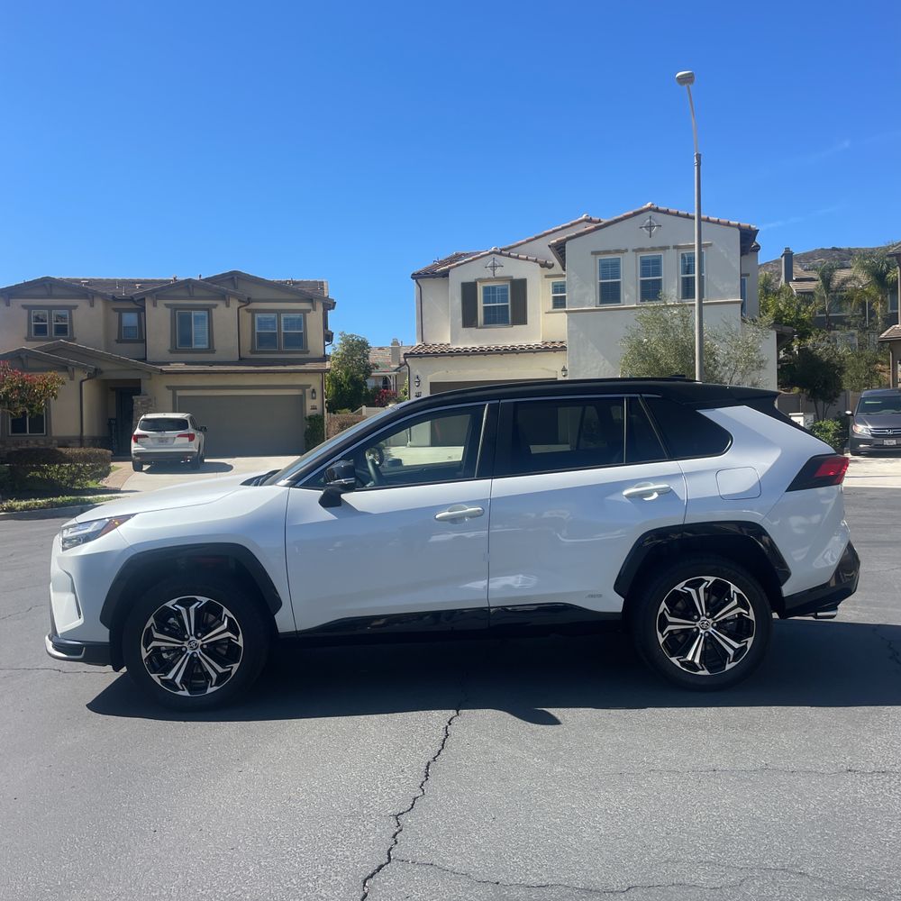 2025 Toyota RAV4 Plug-in Hybrid XSE