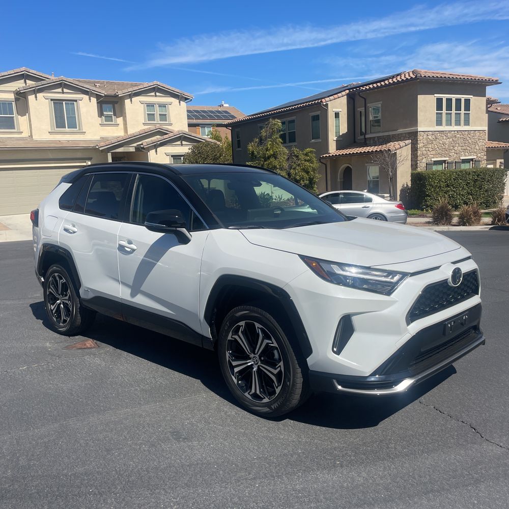 2025 Toyota RAV4 Plug-in Hybrid XSE