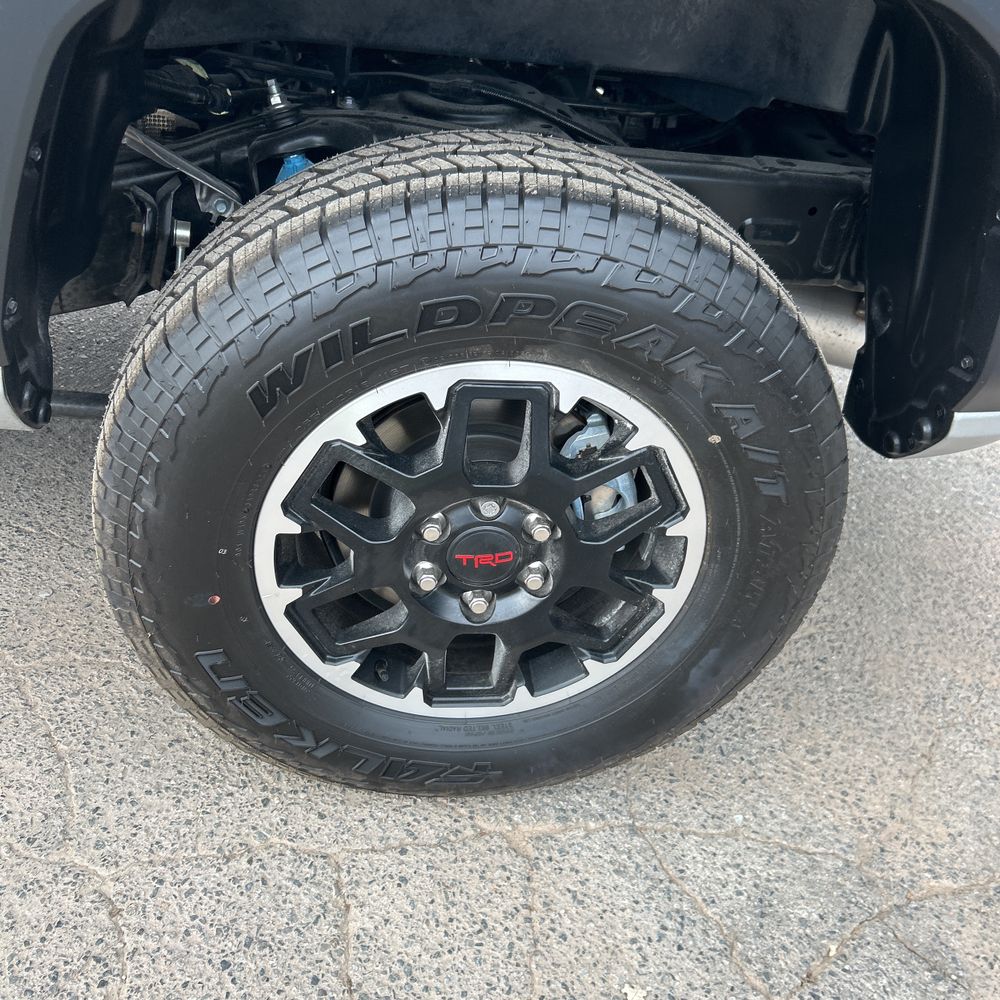 2025 Toyota Tacoma TRD Off-Road HV