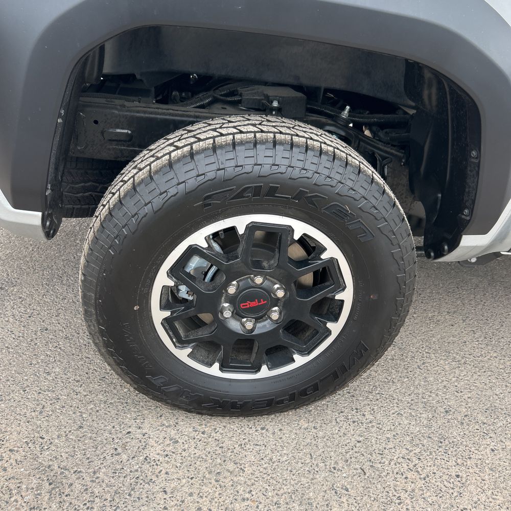 2025 Toyota Tacoma TRD Off-Road HV