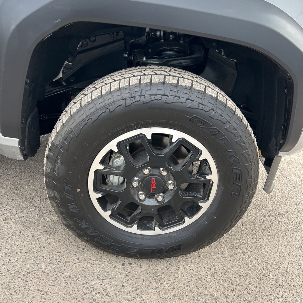 2025 Toyota Tacoma TRD Off-Road HV