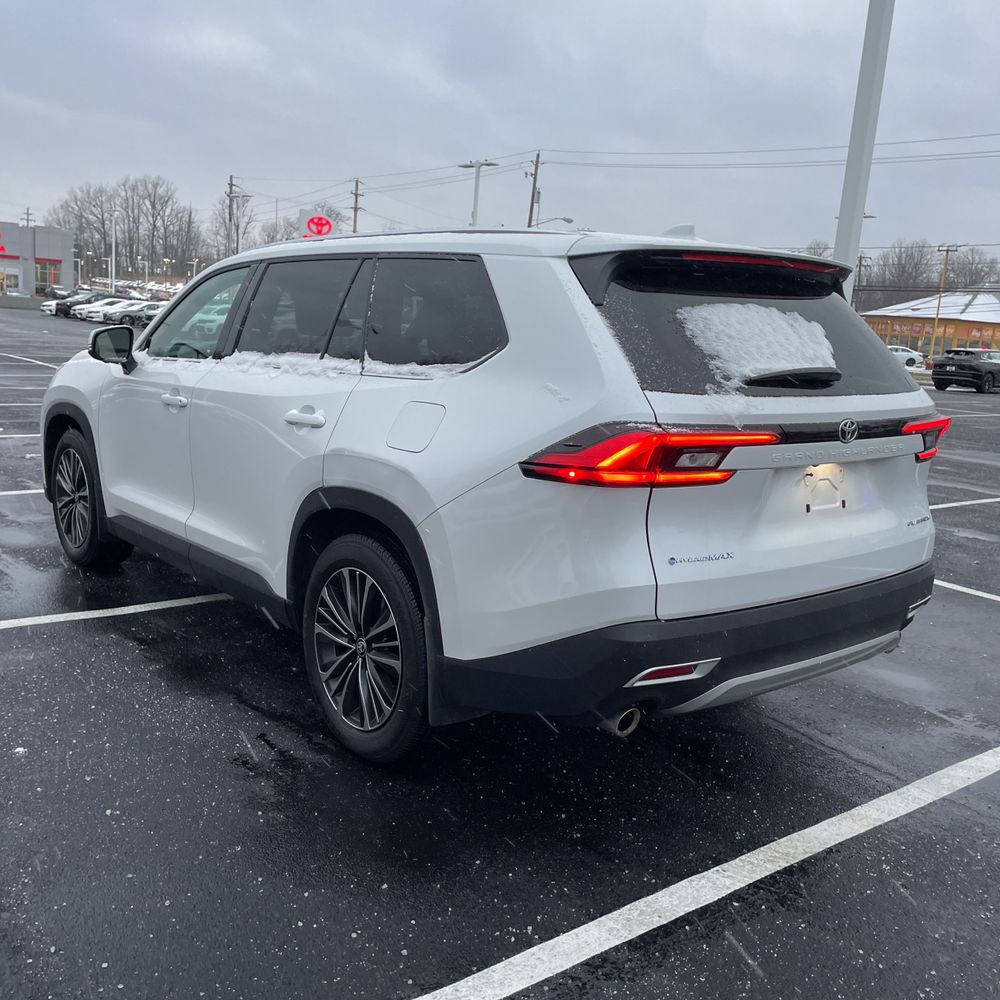 2024 Toyota Grand Highlander Platinum Hybrid Max