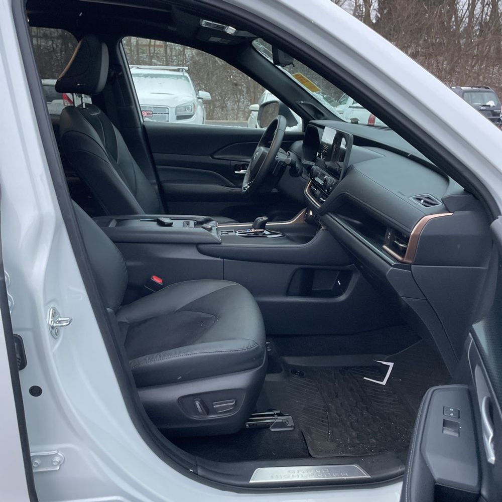 2024 Toyota Grand Highlander Platinum Hybrid Max