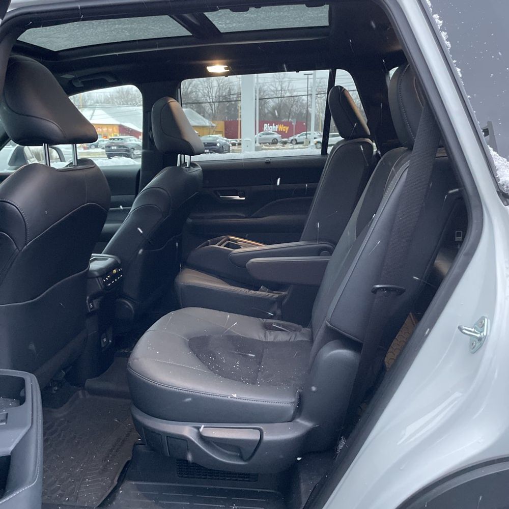 2024 Toyota Grand Highlander Platinum Hybrid Max