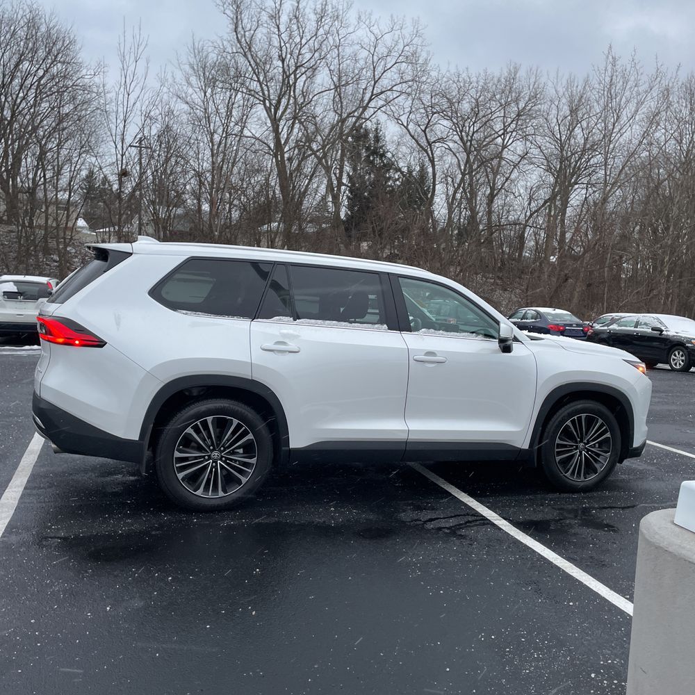 2024 Toyota Grand Highlander Platinum Hybrid Max