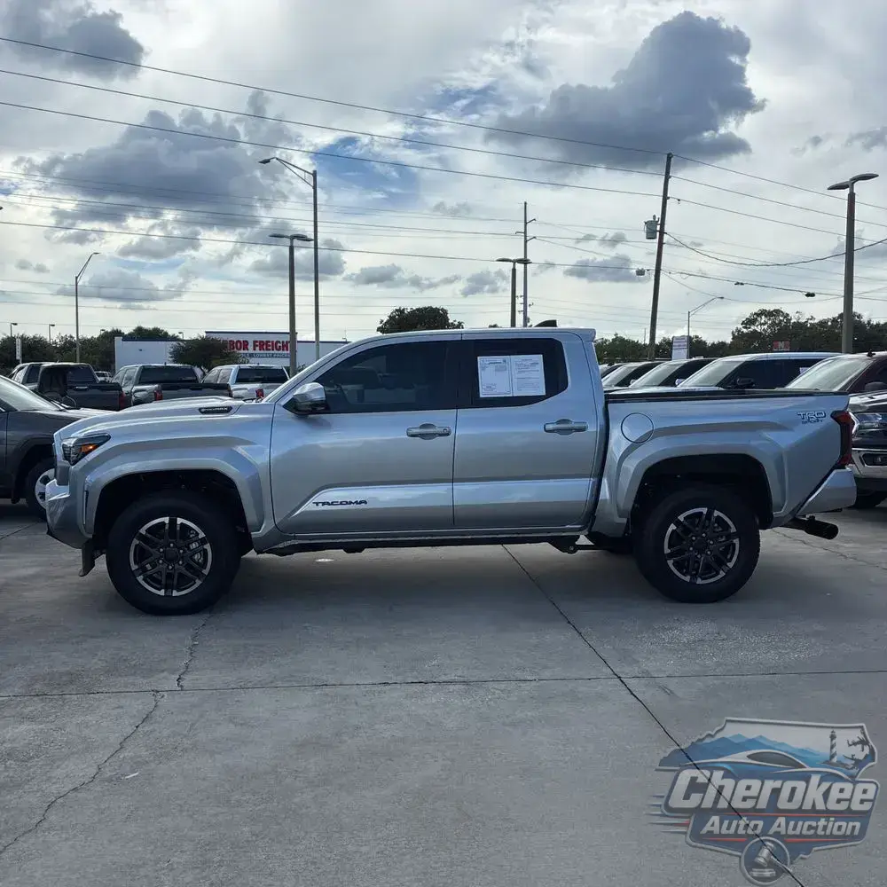 2025 Toyota Tacoma TRD Sport HV