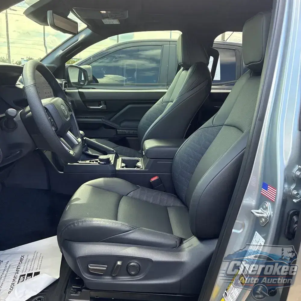 2025 Toyota Tacoma TRD Sport HV