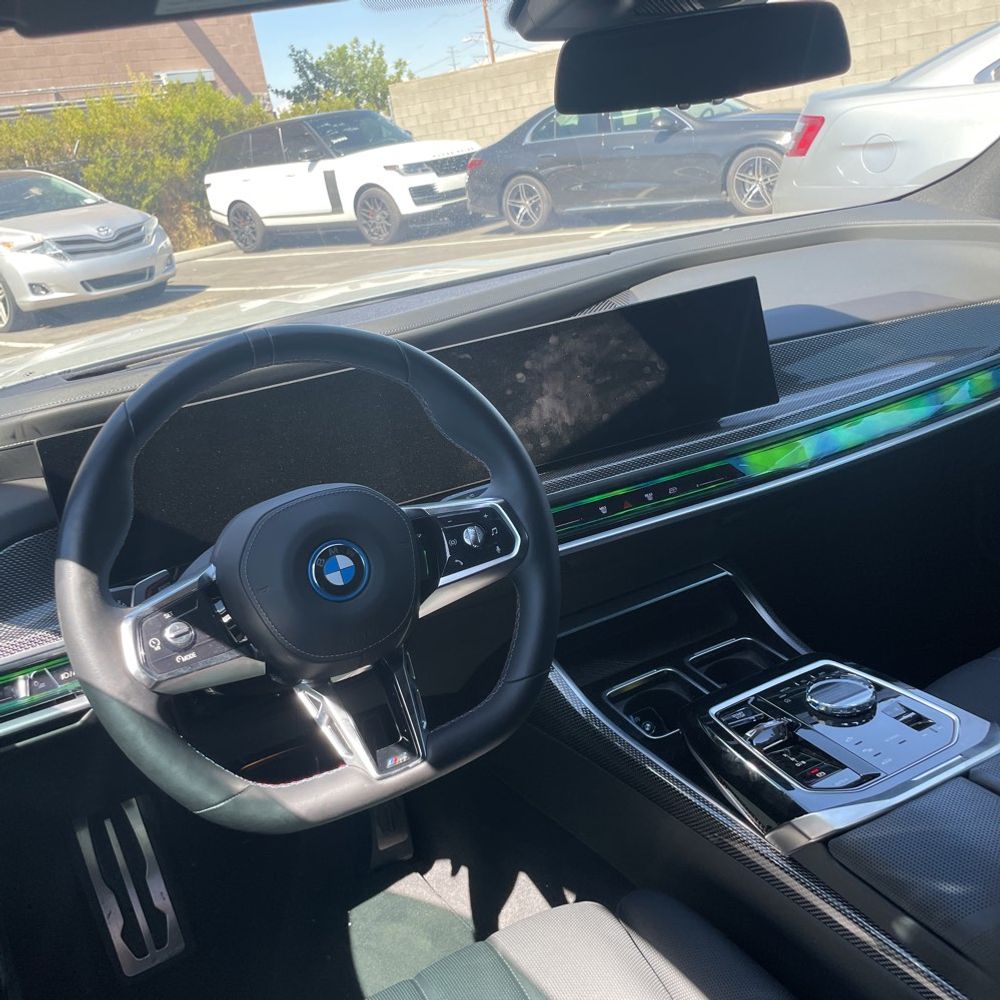 2024 BMW i7 M70