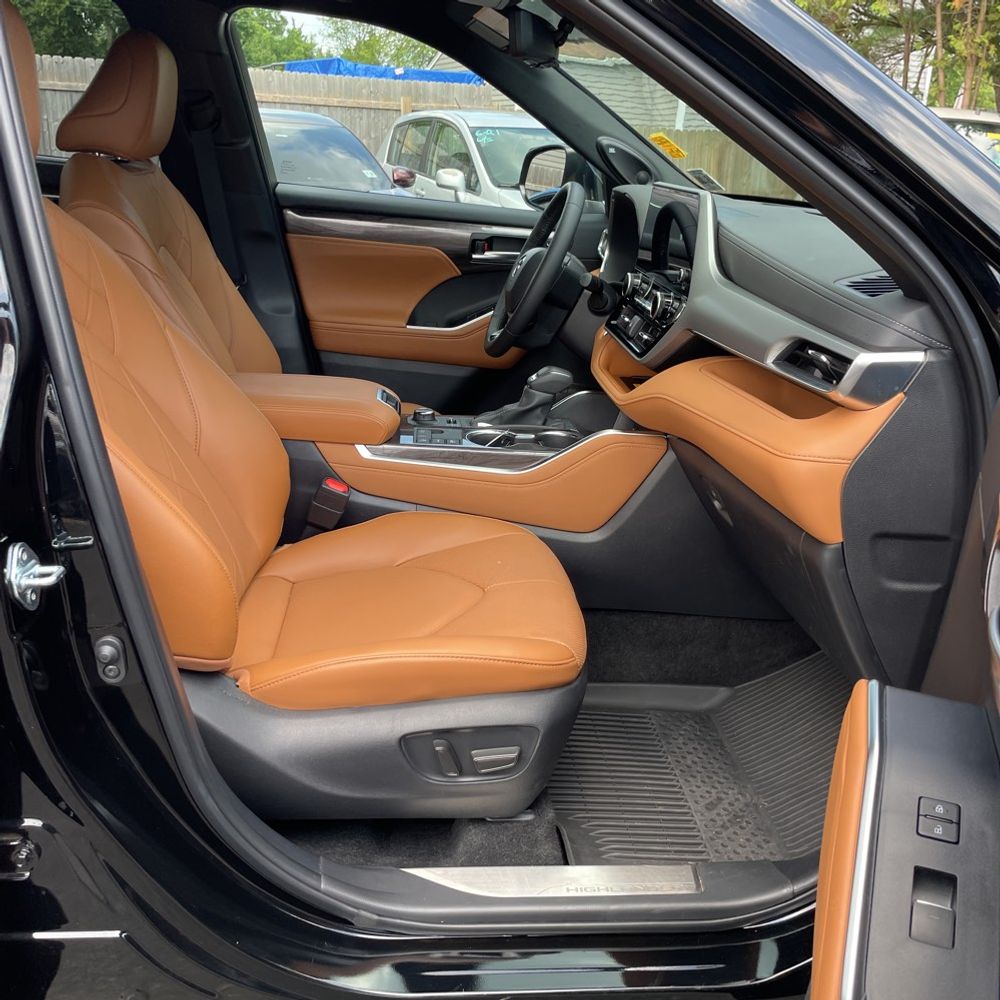 2025 Toyota Highlander Platinum