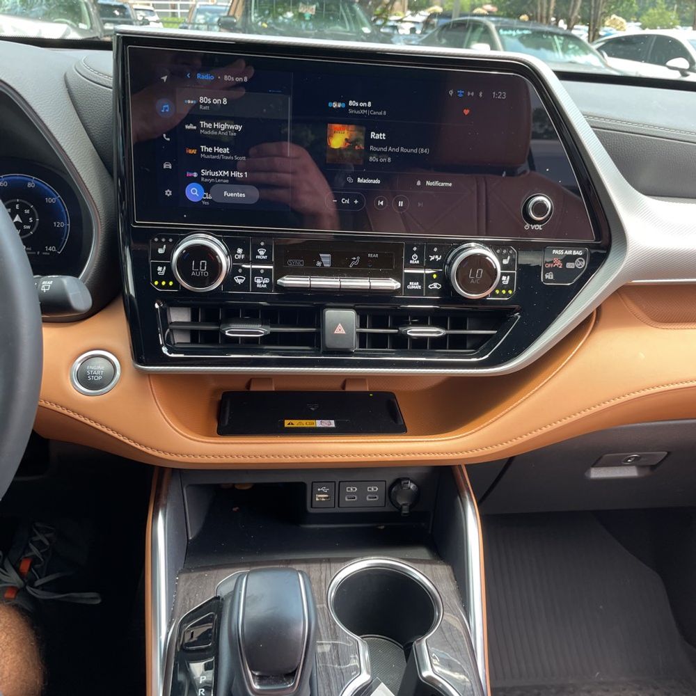 2025 Toyota Highlander Platinum