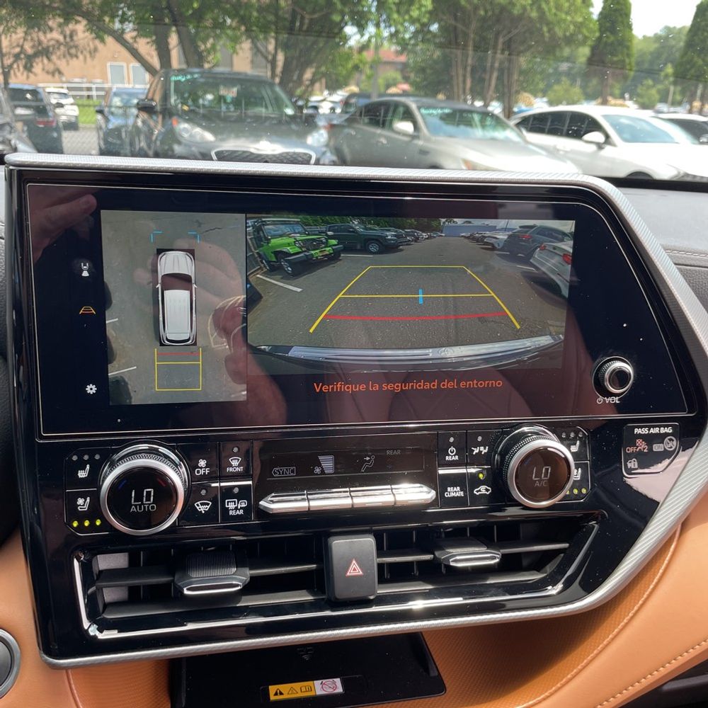 2025 Toyota Highlander Platinum