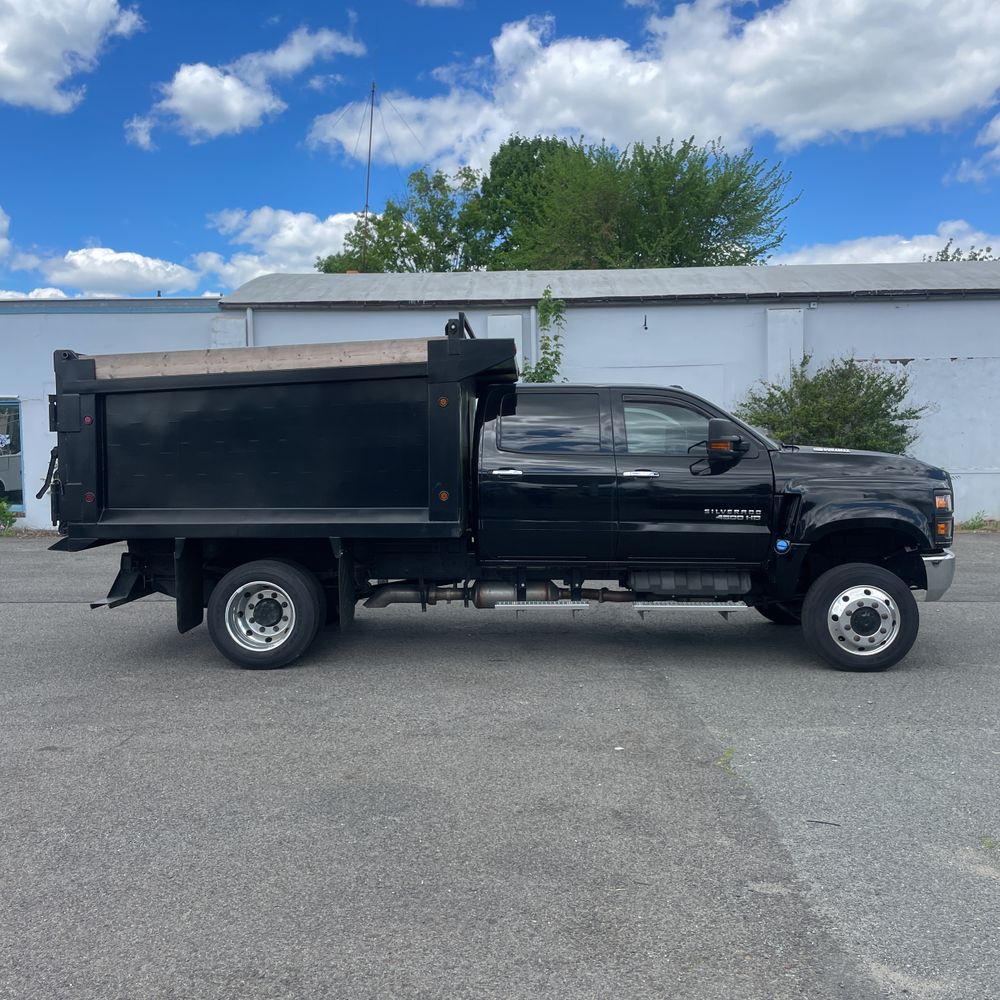 2023 Chevrolet Silverado 4500 LT