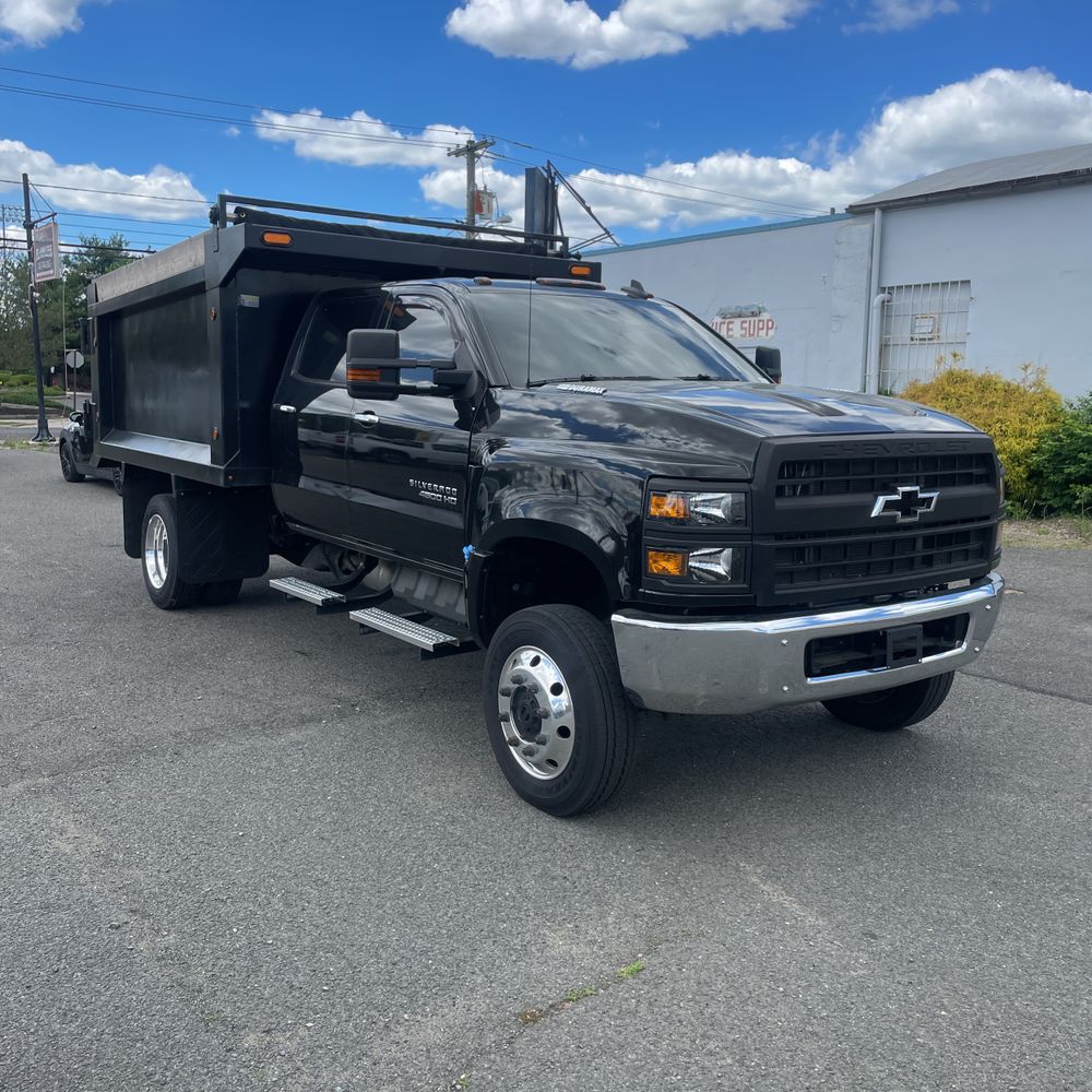 2023 Chevrolet Silverado 4500 LT