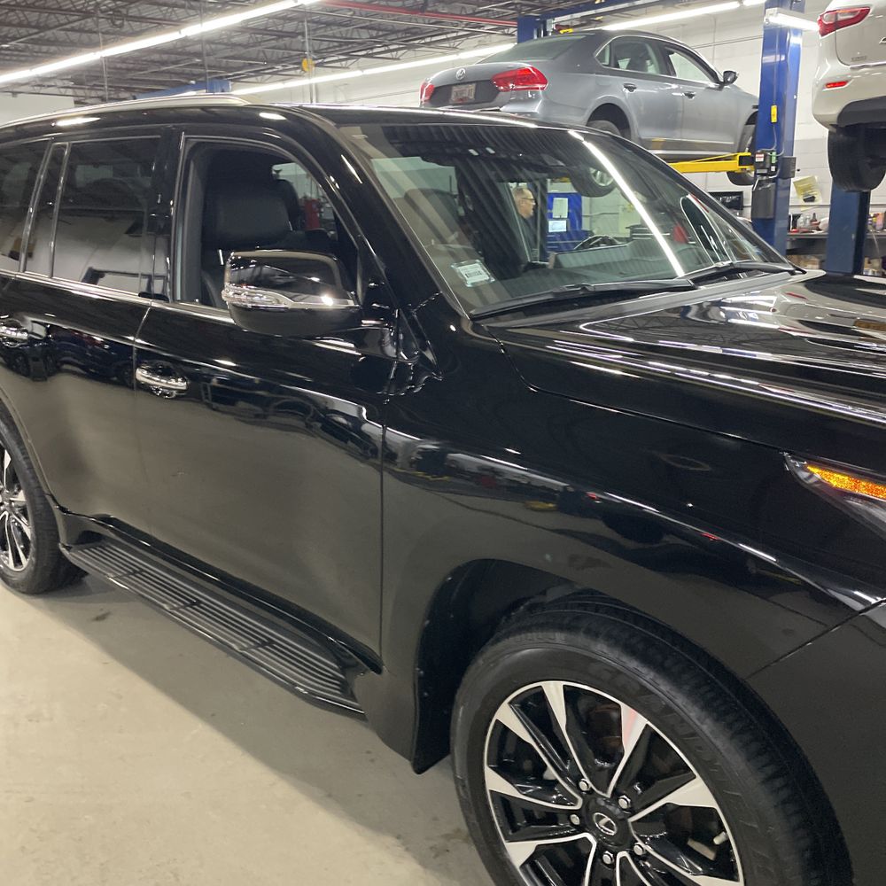 2021 Lexus LX 570 Three-Row
