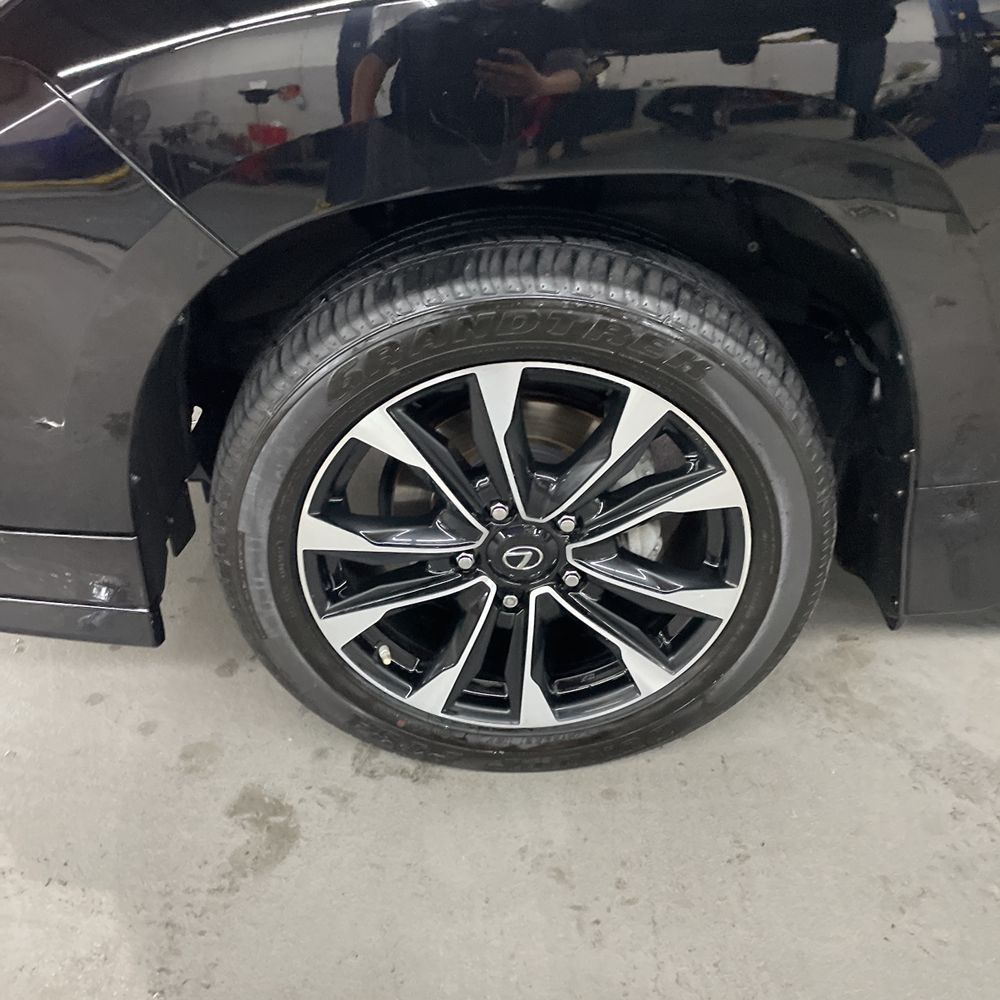 2021 Lexus LX 570 Three-Row